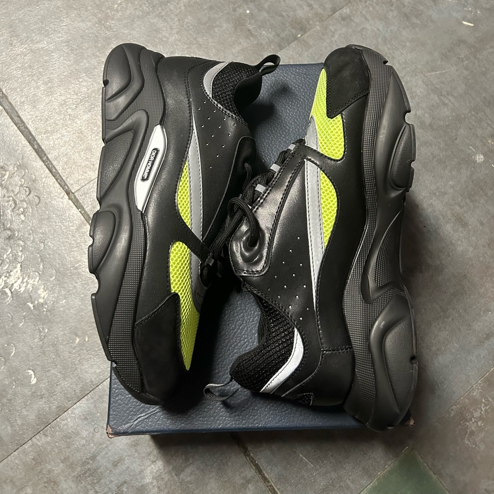 Dior B22